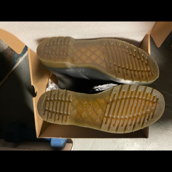 Never used boots - Picture 3 of 4